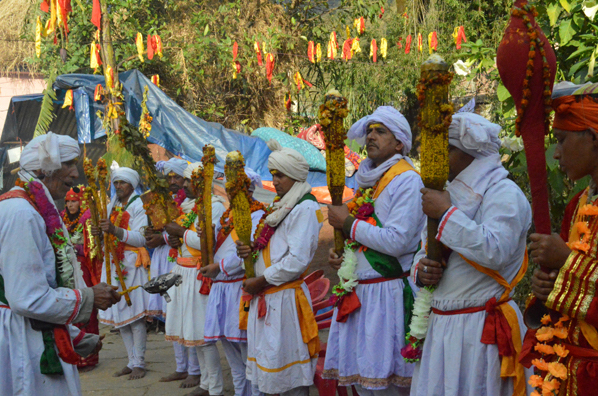 People holding Gada in Pandav Khel